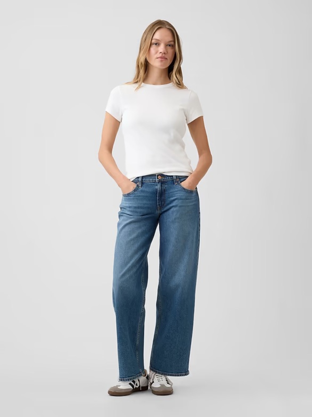 GAP Low Rise '90s Loose Jeans in Medium Blue Wash
